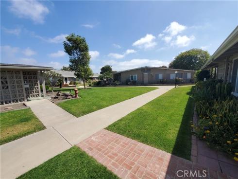 13371  Danbury  136E  Lane, Seal Beach, CA