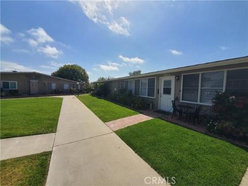 13371  Danbury  136E  Lane, Seal Beach, CA