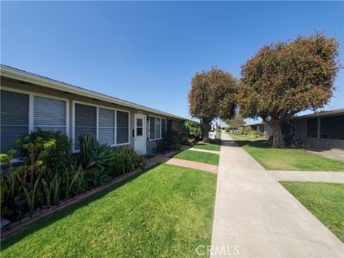 13371  Danbury  136E  Lane, Seal Beach, CA