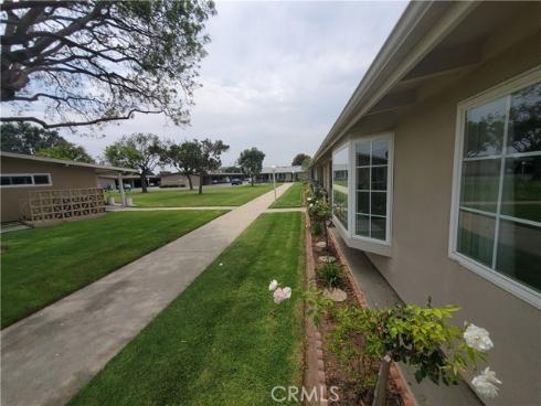 1720  Interlachen  12-41B  Road, Seal Beach, CA