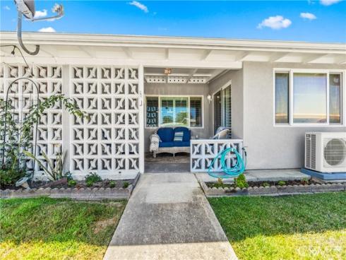 1542  Merion Way  35J , Seal Beach, CA