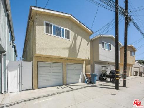 247  17th   Street, Seal Beach, CA