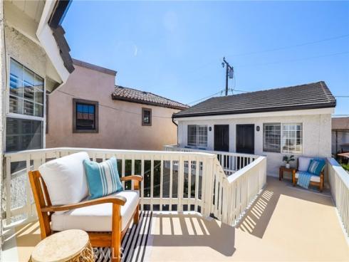 205  4th   Street, Seal Beach, CA