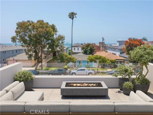 1313  Ocean   Avenue, Seal Beach, CA