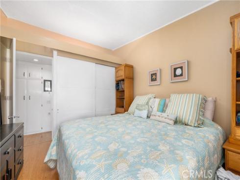 13741  Annandale  20D  DriveM-1, Seal Beach, CA