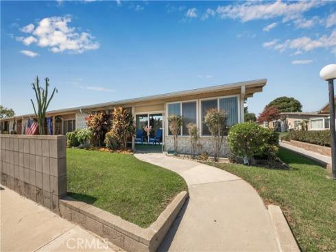 13600  Cedarcrest  111A  M-5, Seal Beach, CA