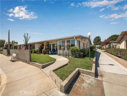 13600  Cedarcrest  111A  M-5, Seal Beach, CA