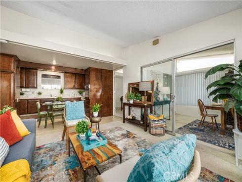 13600  Cedarcrest  111A  M-5, Seal Beach, CA