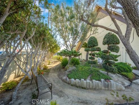 13600  Cedarcrest  111A  M-5, Seal Beach, CA