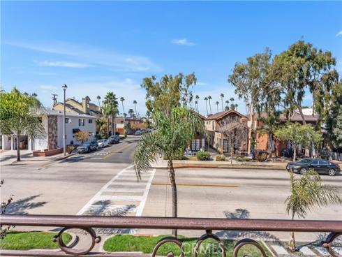 154  12th   Street, Seal Beach, CA