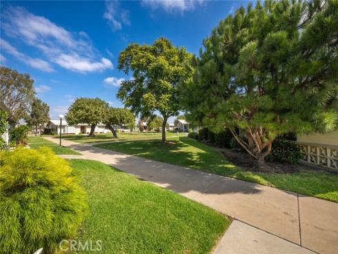 1440  Skokie  89F  RoadM-4, Seal Beach, CA