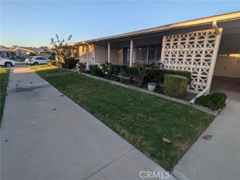 1460  Pelham  M5-106E  Road, Seal Beach, CA