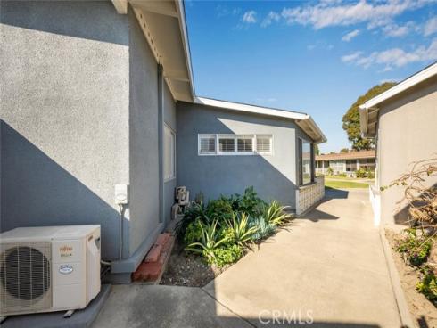 13701  Annandale  14L  DriveM-1, Seal Beach, CA