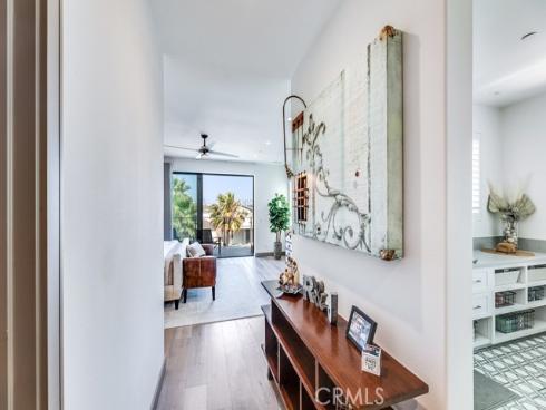 207  1st  , Seal Beach, CA