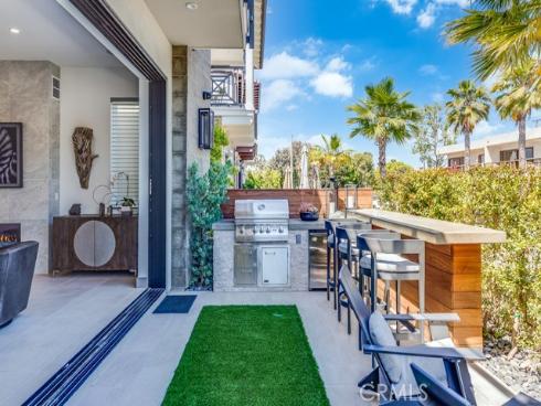 207  1st  , Seal Beach, CA