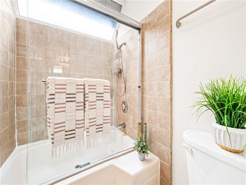 12564  Montecito  4  Road, Seal Beach, CA