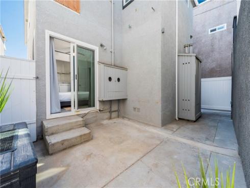 1003 Seal Way, Seal Beach, CA