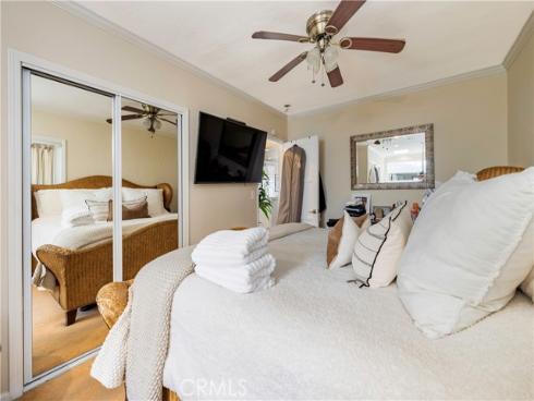 1003 Seal Way, Seal Beach, CA