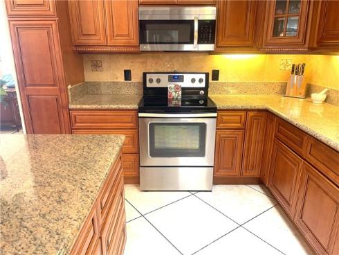 1060 Foxburg 9 218F Road, Seal Beach, CA