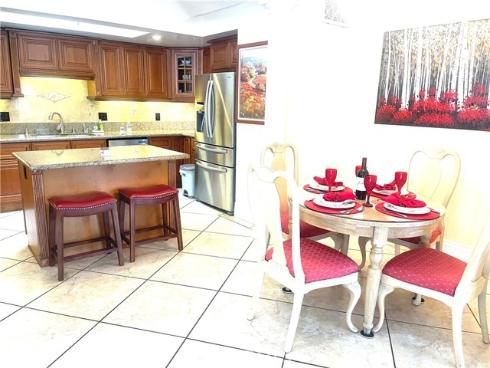 1060 Foxburg 9 218F Road, Seal Beach, CA