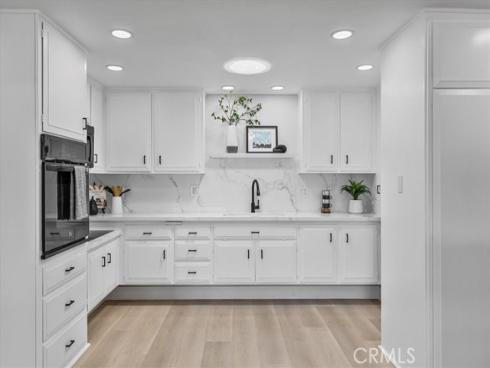 1600  Northwood Rd.  M11-275B , Seal Beach, CA