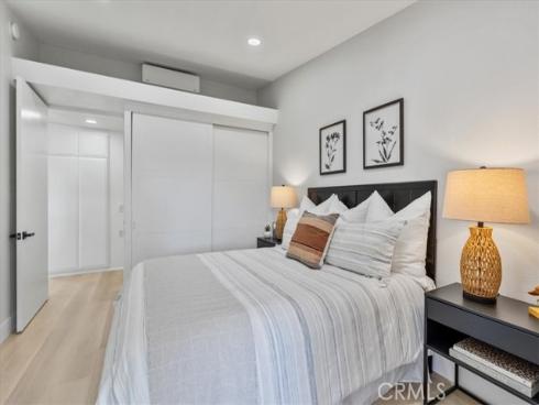 1600  Northwood Rd.  M11-275B , Seal Beach, CA