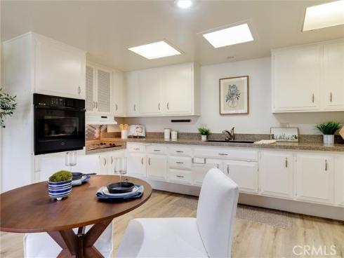 13061  Oak hill Dr  221B , Seal Beach, CA