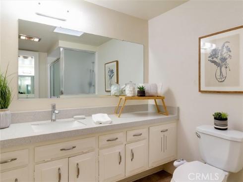 13061  Oak hill Dr  221B , Seal Beach, CA