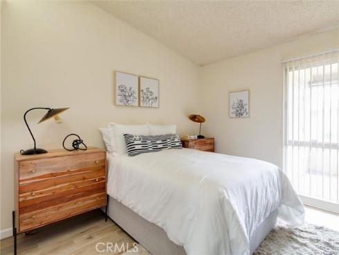 13061  Oak hill Dr  221B , Seal Beach, CA