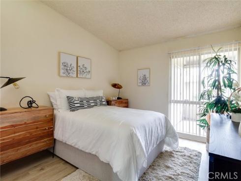 13061  Oak hill Dr  221B , Seal Beach, CA