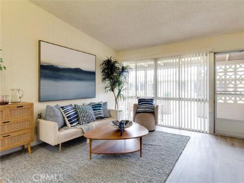 13061  Oak hill Dr  221B , Seal Beach, CA