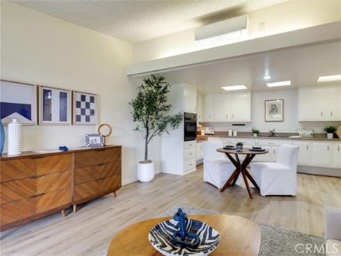 13061  Oak hill Dr  221B , Seal Beach, CA