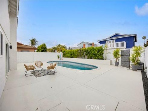 4817 Hazelnut Avenue, Seal Beach, CA