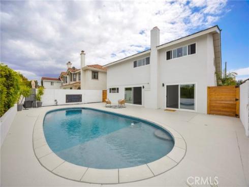 4817 Hazelnut Avenue, Seal Beach, CA