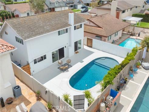 4817 Hazelnut Avenue, Seal Beach, CA