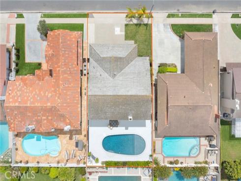 4817 Hazelnut Avenue, Seal Beach, CA