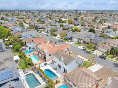 4817 Hazelnut Avenue, Seal Beach, CA