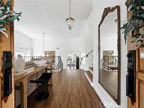 4401 Hazelnut Avenue, Seal Beach, CA