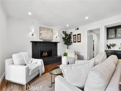 4401 Hazelnut Avenue, Seal Beach, CA