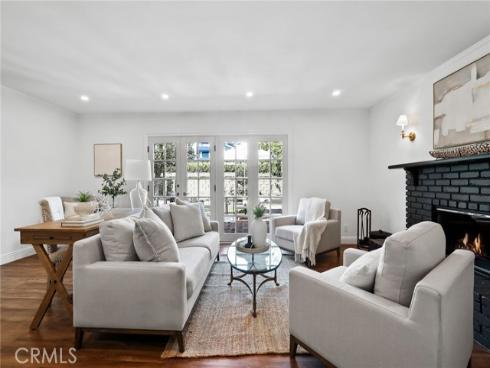 4401 Hazelnut Avenue, Seal Beach, CA