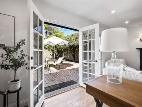 4401 Hazelnut Avenue, Seal Beach, CA