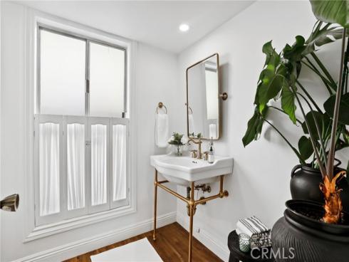 4401 Hazelnut Avenue, Seal Beach, CA