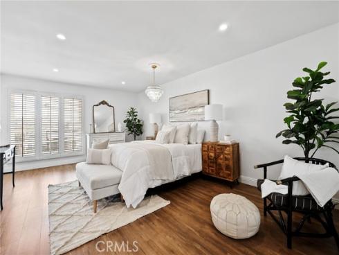 4401 Hazelnut Avenue, Seal Beach, CA