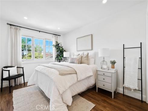 4401 Hazelnut Avenue, Seal Beach, CA