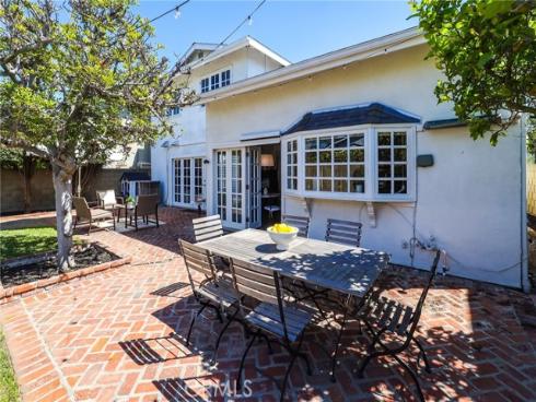4401 Hazelnut Avenue, Seal Beach, CA