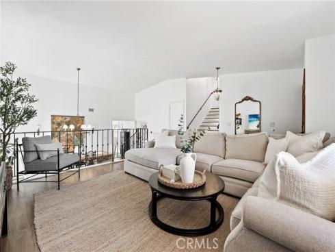 4401 Hazelnut Avenue, Seal Beach, CA