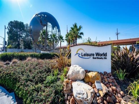 1221  Knollwood Rd., M4-47d  , Seal Beach, CA