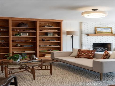 3820 Daisy Circle, Seal Beach, CA