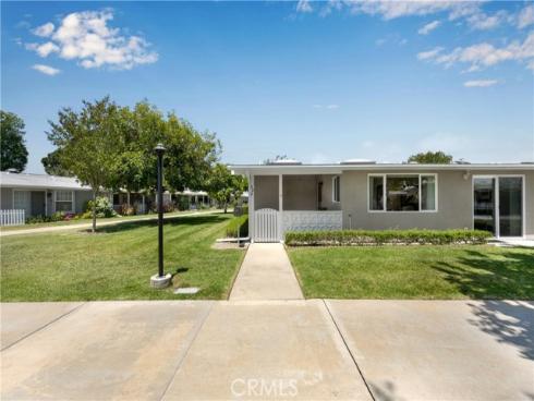 1461 Merion 52F WayM-2, Seal Beach, CA