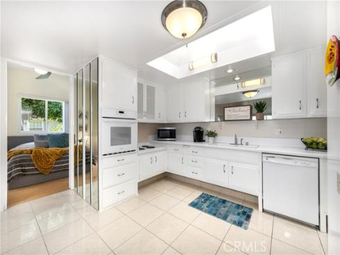 1461 Merion 52F WayM-2, Seal Beach, CA